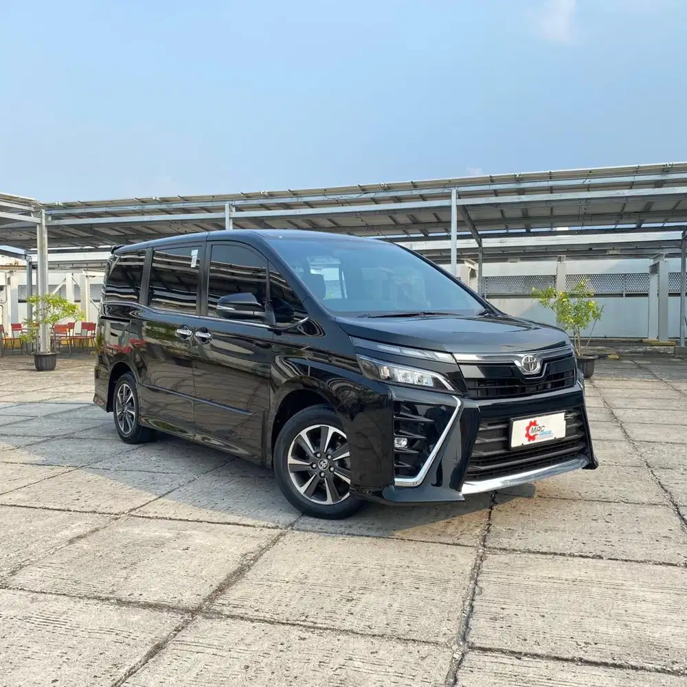 Toyota Voxy 2.0 Sunroof 2021