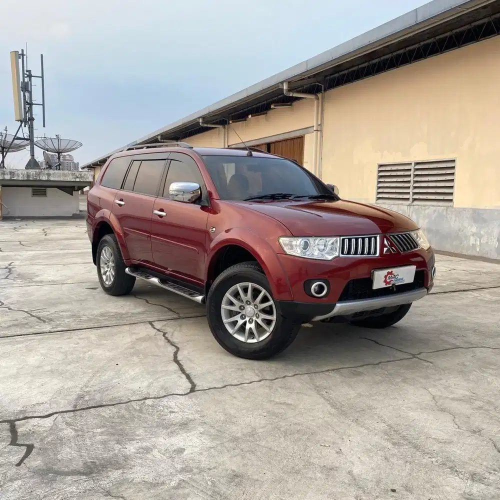 Mitsubishi Pajero Exceed Solar 2012