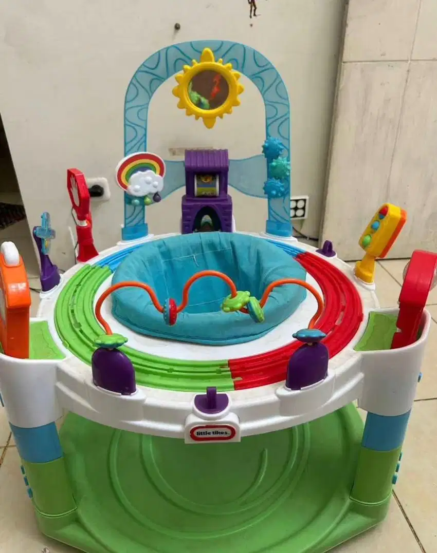 Little Tikes Discover & Learn Activity Center