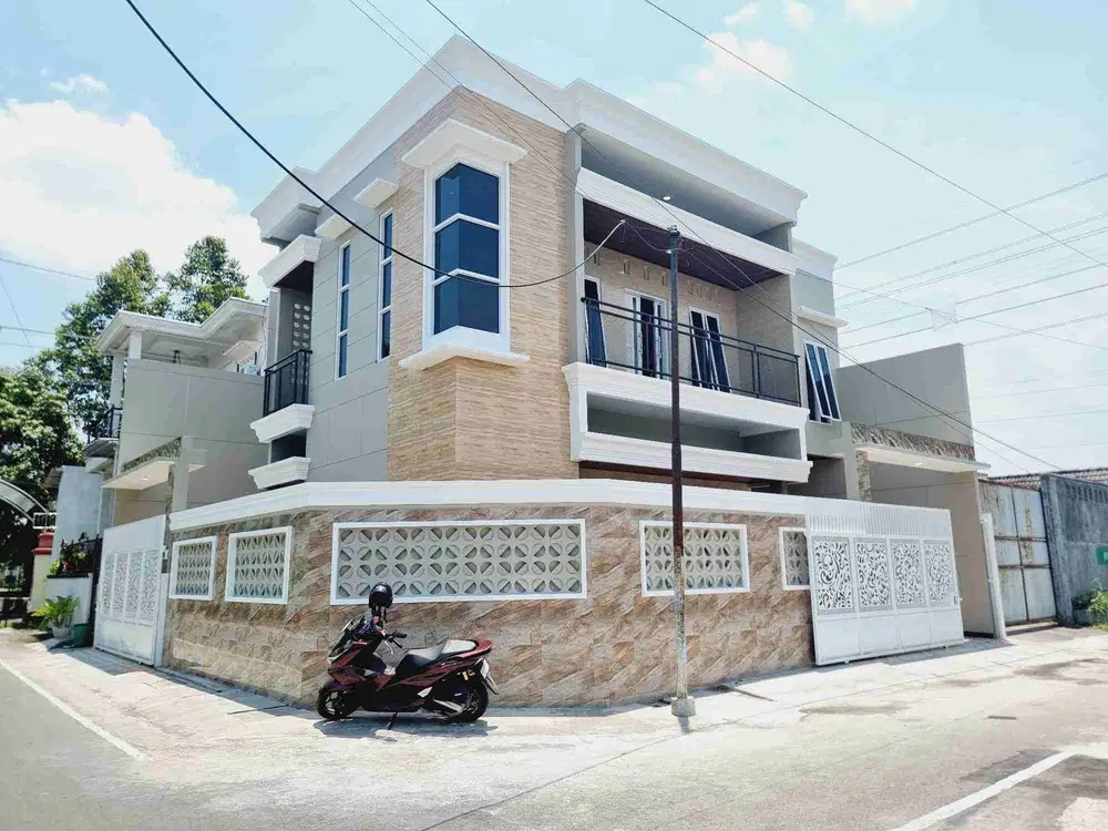 Rumah Mewah 2 Lt Hook Gress Karangasem Solo Kota