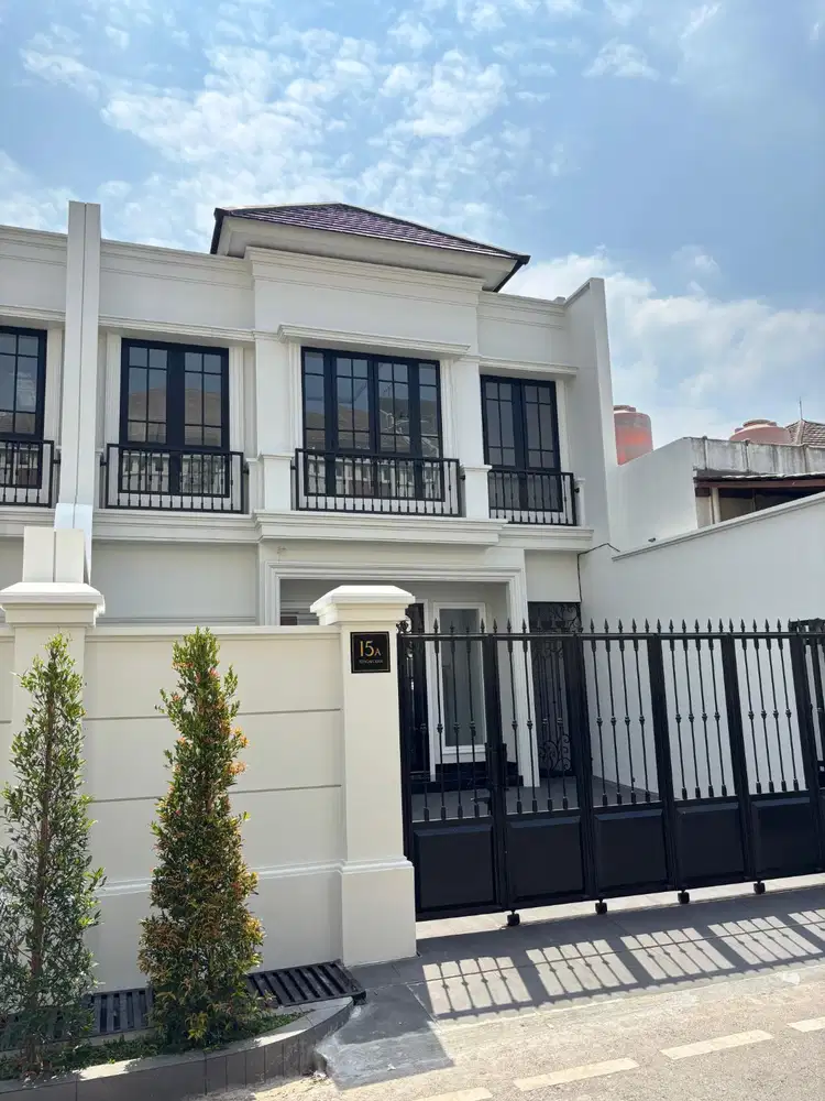 BRAND NEW RUMAH AMERICAN CLASSIC DI CEMPAKA PUTIH TENGAH jakarta Pusat