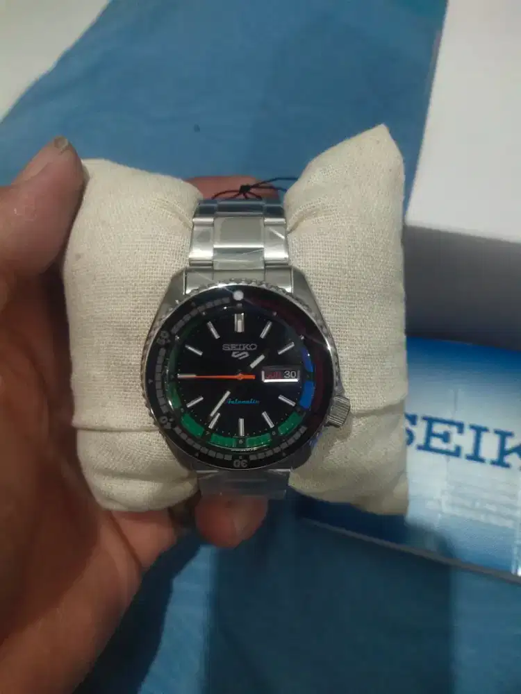 Jam tangan pria Seiko 5 Sports SRPK13K1 baru