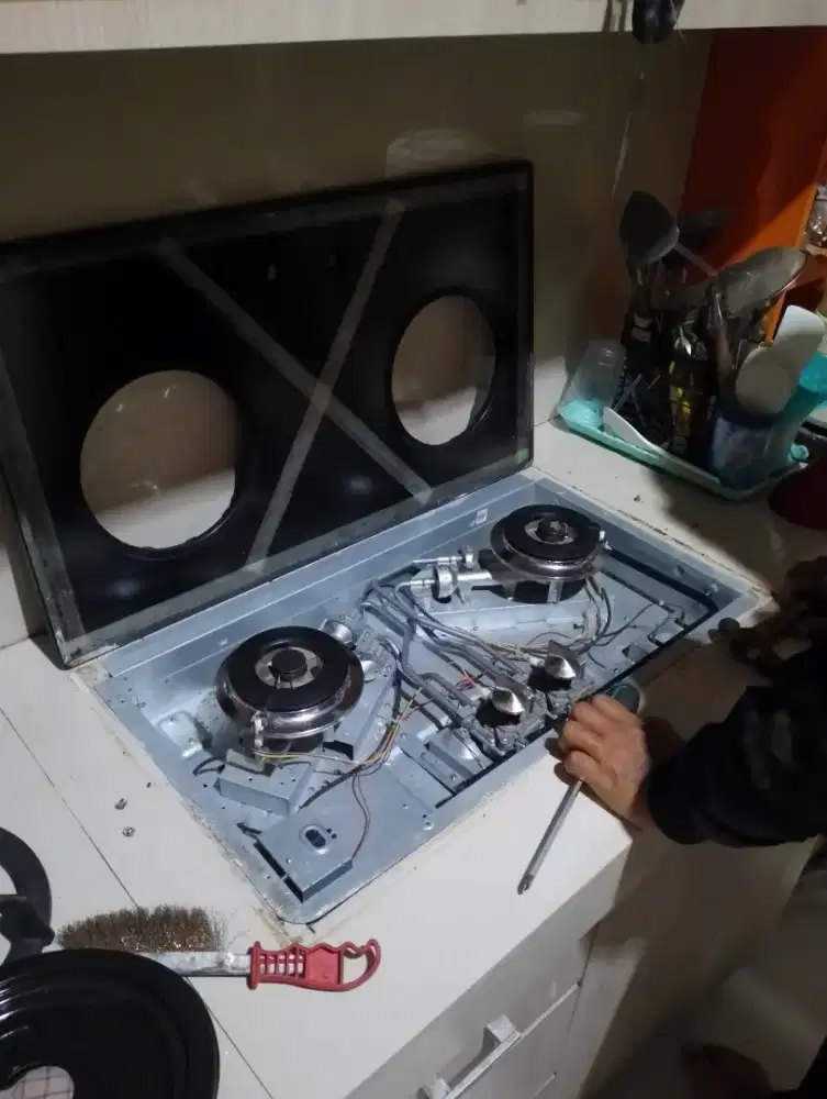 Servis kompor gas panggilan