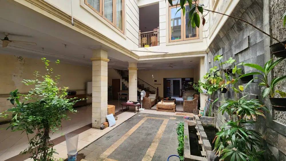 Dijual Rumah 2 Lantai Akses Jalan 2 Mobil dan 2 Jalan Depan Belakang di Tebet Dalam JakSel