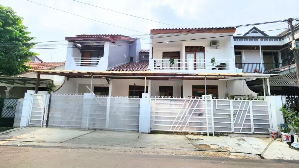 Rumah Disewakan Akses Jalan 2 Mobil di Tebet Timur, Jaksel
