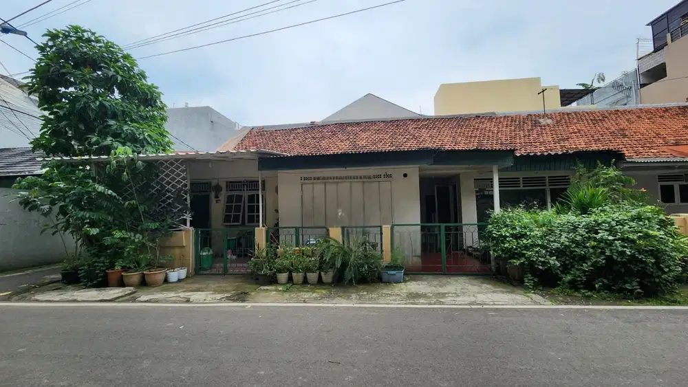 Rumah depan taman cocok untuk kost an di Bendungan Hilir JakPus
