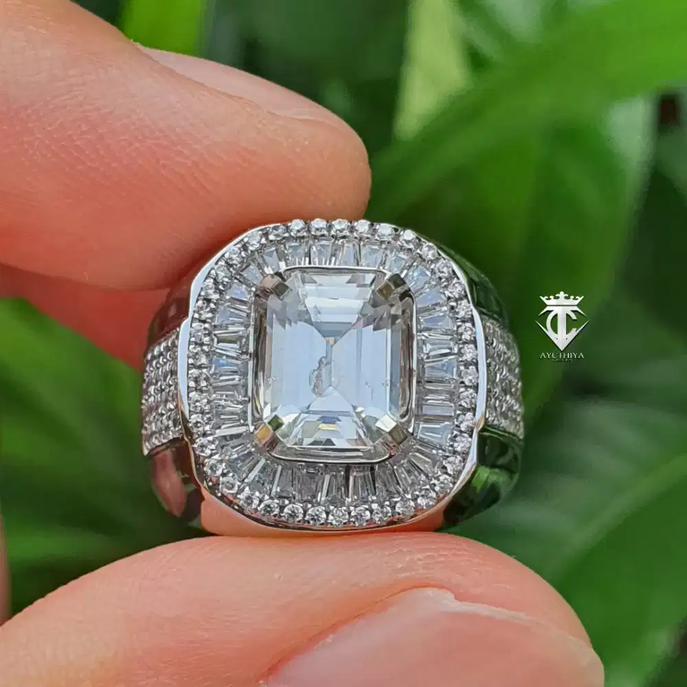 Batu Permata Natural Colorless Sapphire SriLanka 2.44 Ct GRI Lab Memo