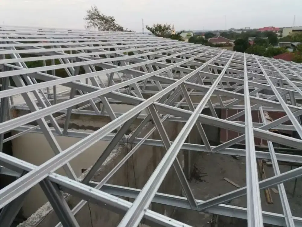 Pemasangan rangka baja ringan terpasang rapi