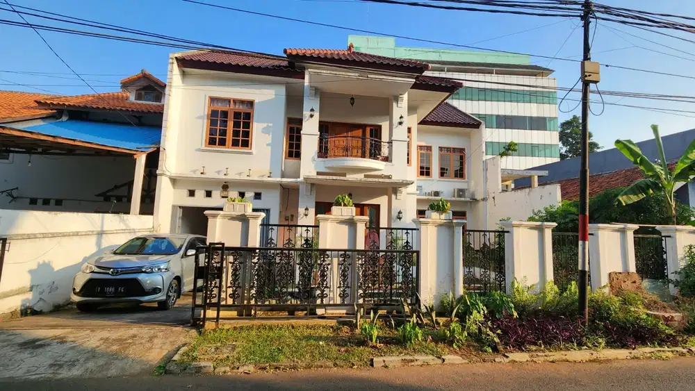 Rumah Cocok untuk Hunian/ Kantor di Komplek Garuda Kalibata Selatan