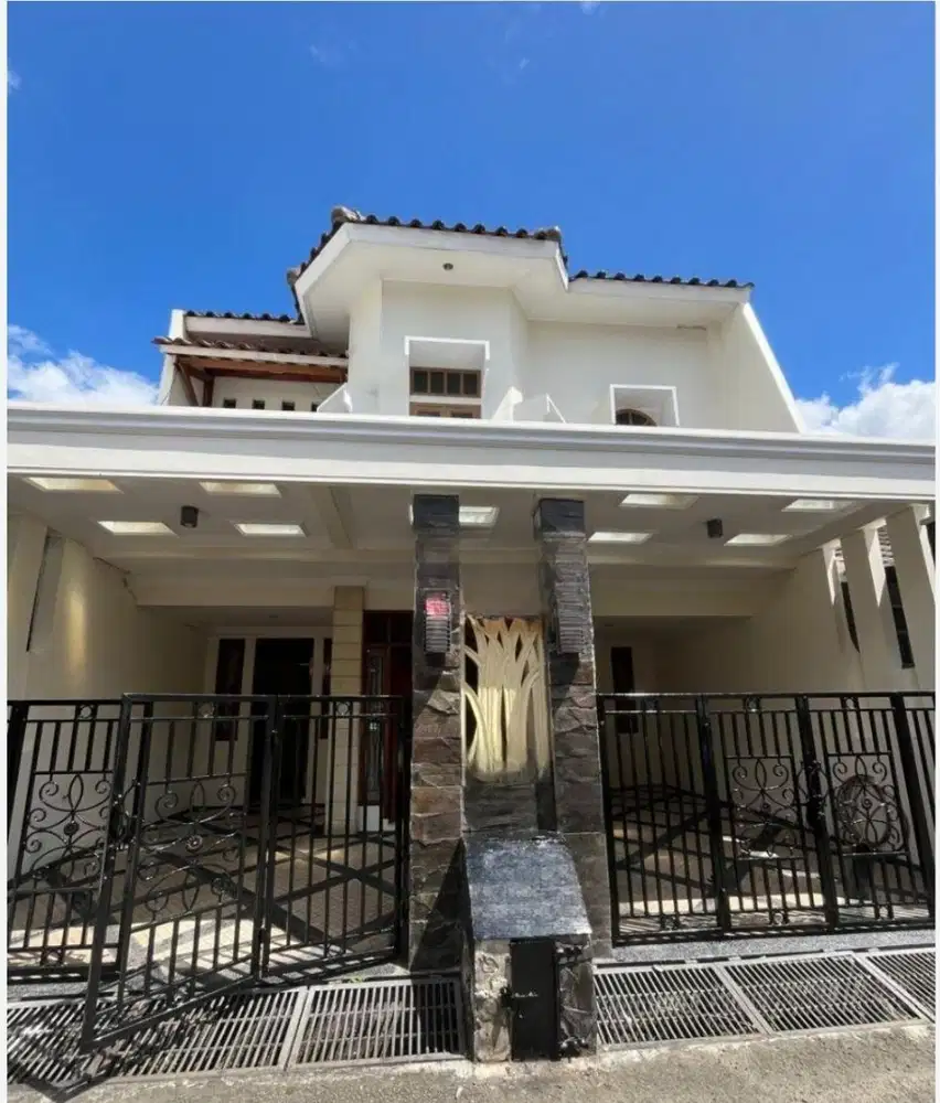 Rumah cantik di pondok bambu Jaktim  Lt 120m 2 lt