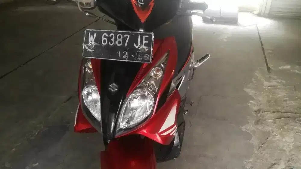 The classic style Suzuki Skywave 2010