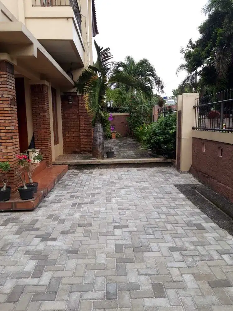 Rumah Luas Cantik di Jatiwaringin Pondok Gede Bekasi