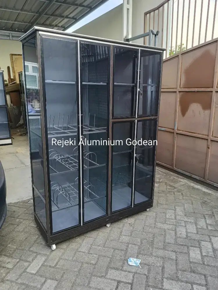 Rak piring jumbo kaca full alas bawah keramik