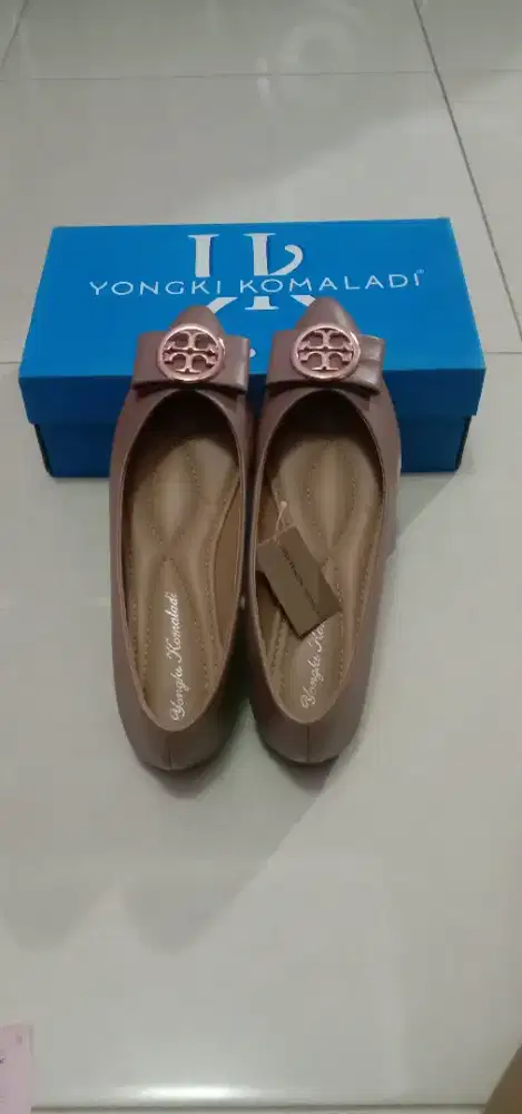 Sepatu wanita barang baru