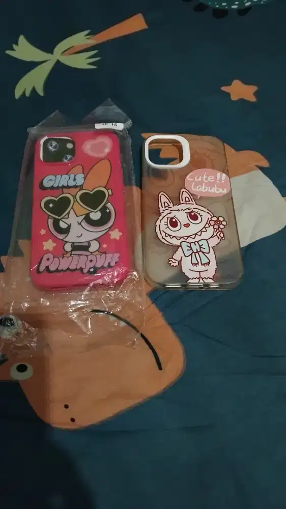 Casing hp iphone 15 biasa masih mulus 2 casing 50ribu bisa nego dikit