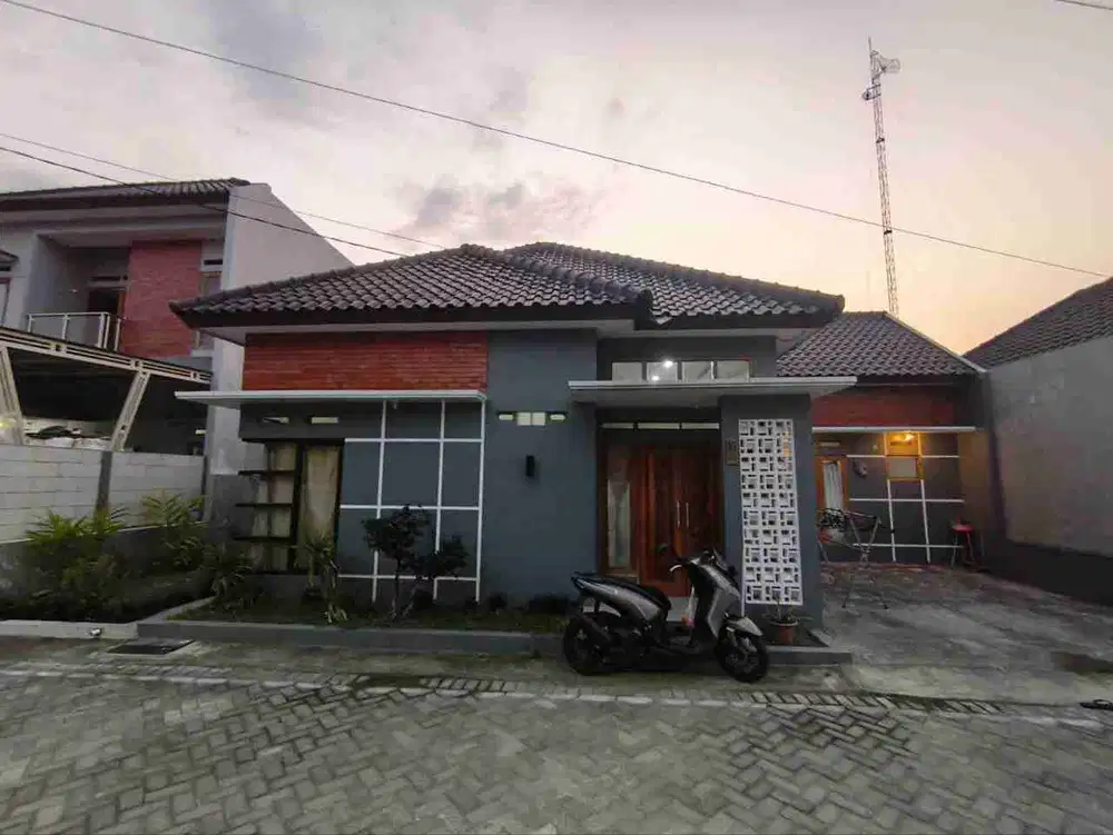 Rumah Bagus dan Nyaman di Cluster Dekat Mall Luwes Gentan