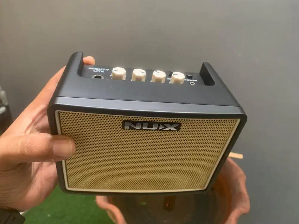 NUX  - Mini Amplifier