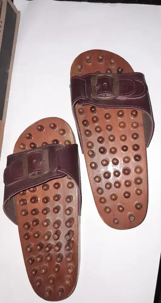 Sandal Kesehatan Kayu Pijat Refleksi – Lancarkan Peredaran Darah