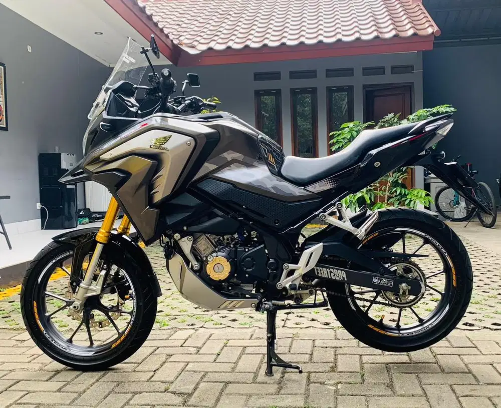 Honda cb150x tahun 2024