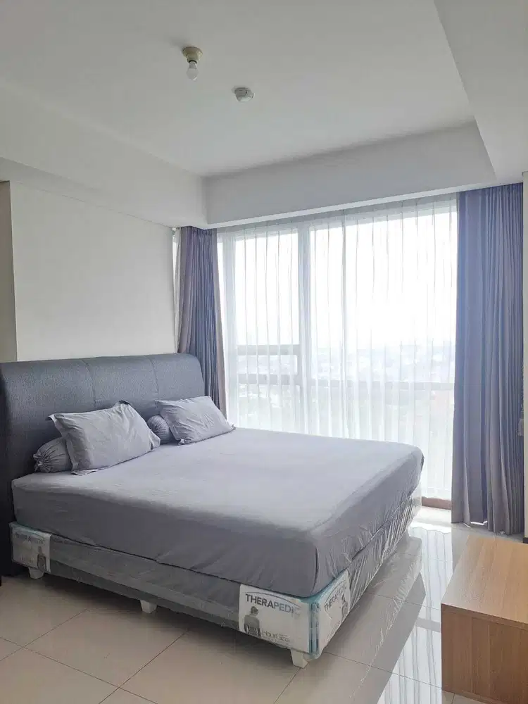 Apartemen The St Moritz Penthouse and Residence 2 + 1 BR Furnished