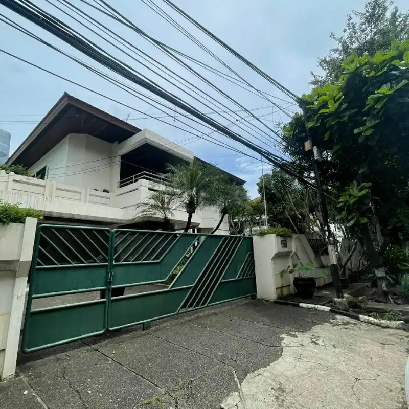Rumah Hoek di Denpasar Raya Kuningan Jakarta Selatan