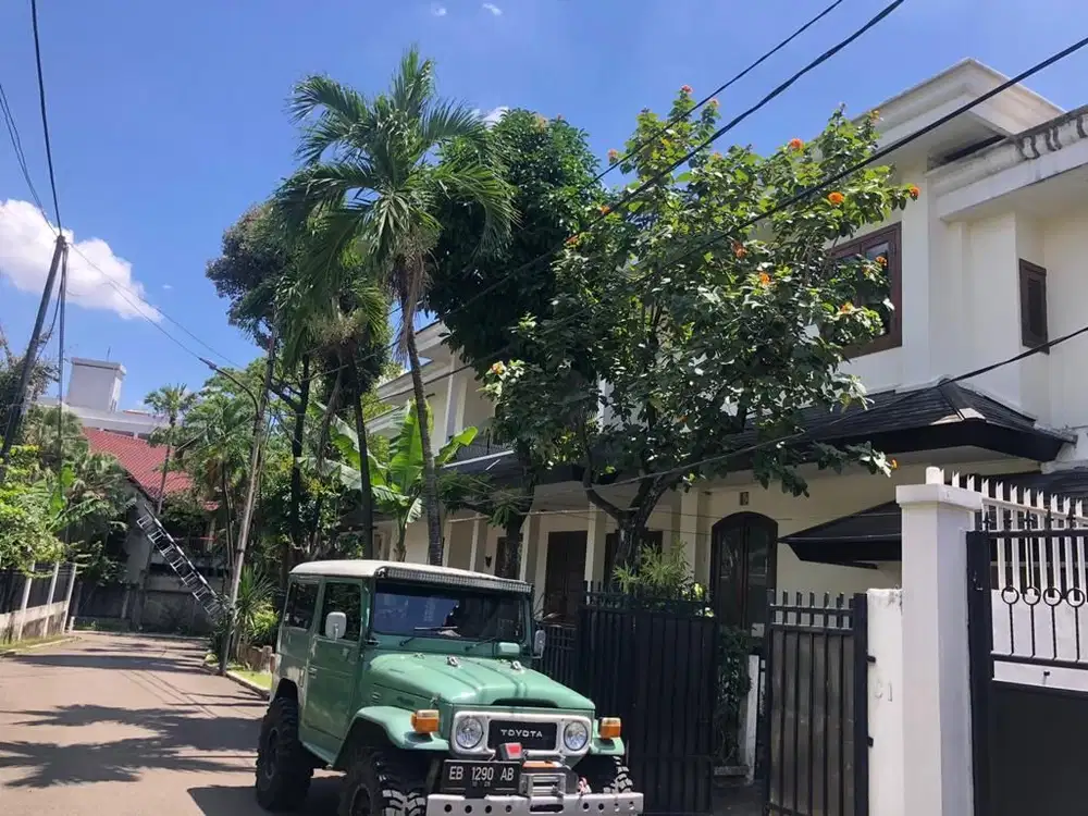 Rumah di Patra Kuningan Komplek Menteri Luas 650m