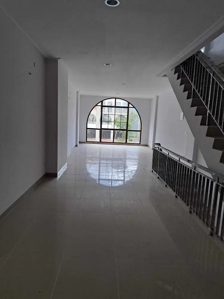 Ruko 4 Lantai Siap Pakai di Kelapa Gading