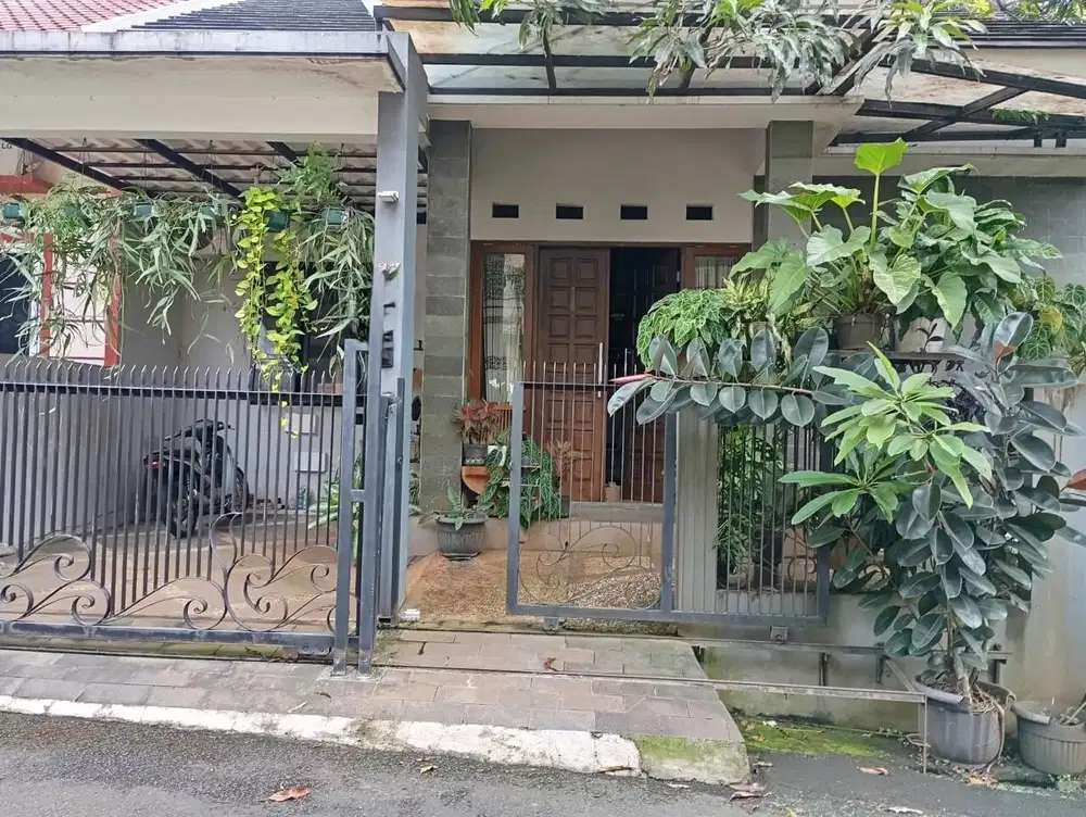 Rumah Vila Dago Pamulang Posisi Hook Semi Furnished