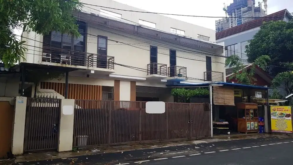 Rumah Plus Kost 8 Kamar Dijual di Bendungan Hilir Luas 420m