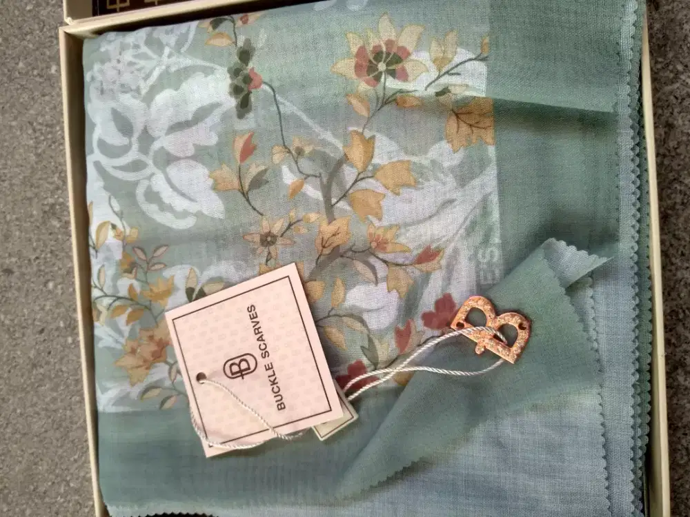 Dijual jilbab scarves full box mewah