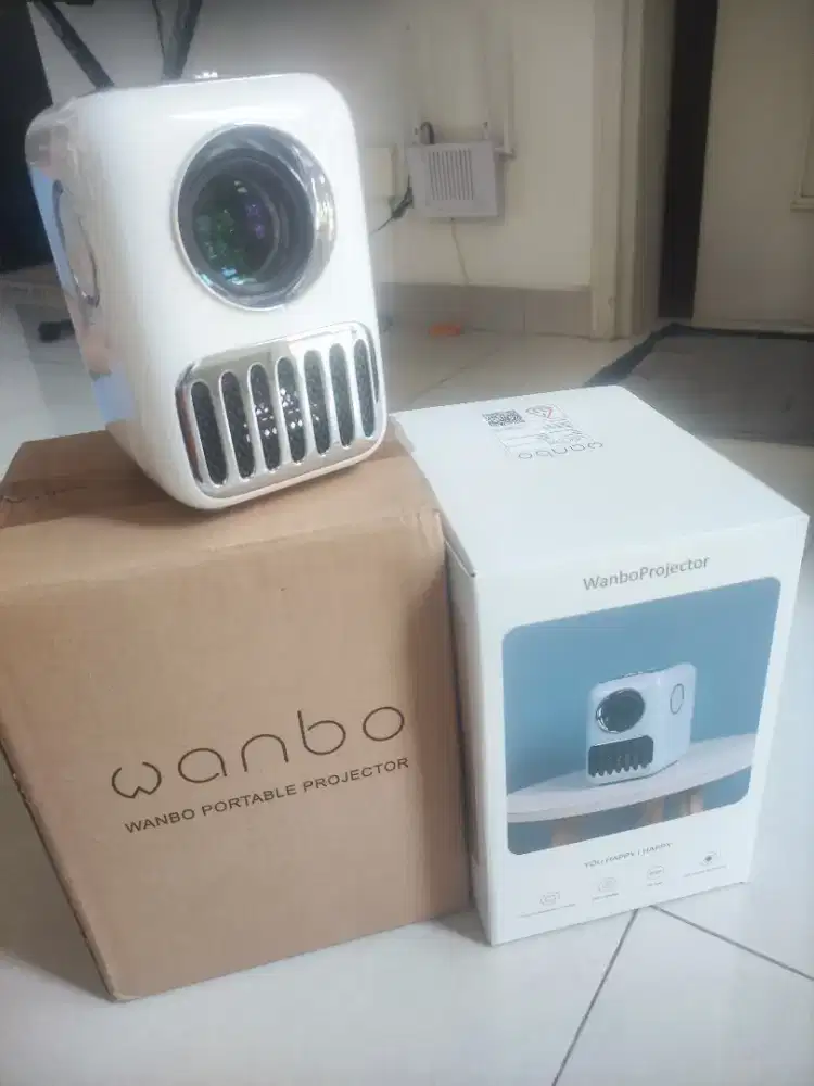 Proyektor projector android WANBO T2R Max seperti baru