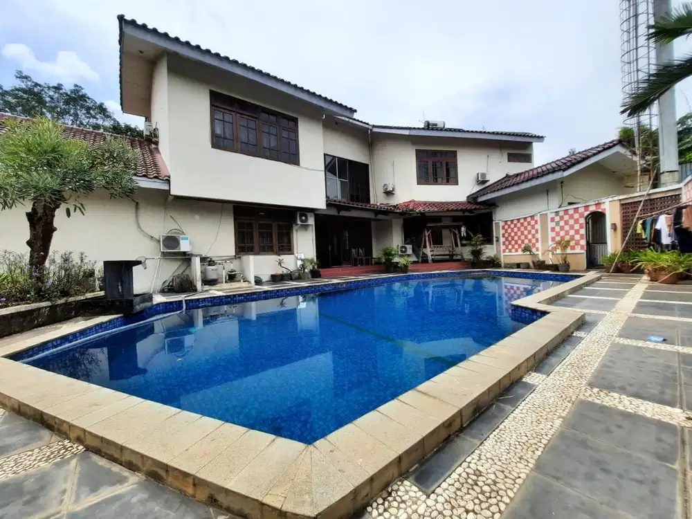 Rumah Luas 850m di Cinere Ada Swimming Pool