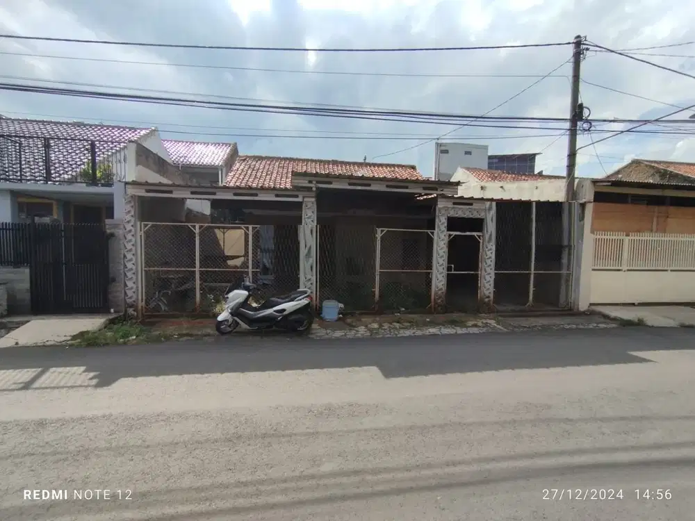 Rumah Lokasi Strategis Jalan Utama Komplek di Sukamenak Indah