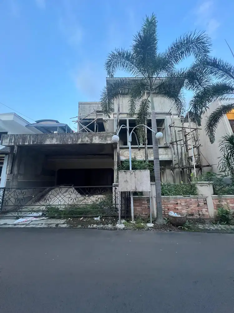 Rumah Tua 2 Lantai di Vila Ragunan Permai Ps Minggu Jakarta Selatan