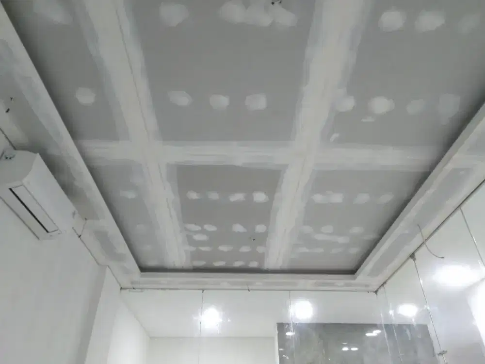 Dekor gypsum jasa pasang plafon dan partisi ada molding dinding juga