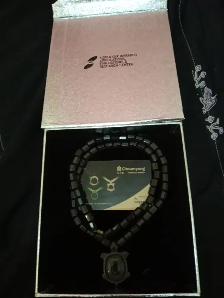 Kalung kesehatan batu korea