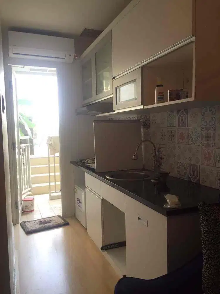 JUAL MURAH 1 BR Jarang Ada, lantai GF Fooldeck ( Balkon langsung Akses ke Pool ) Sejajar Lobby dan Pool Apartmen Parahyangan Residence Bandung