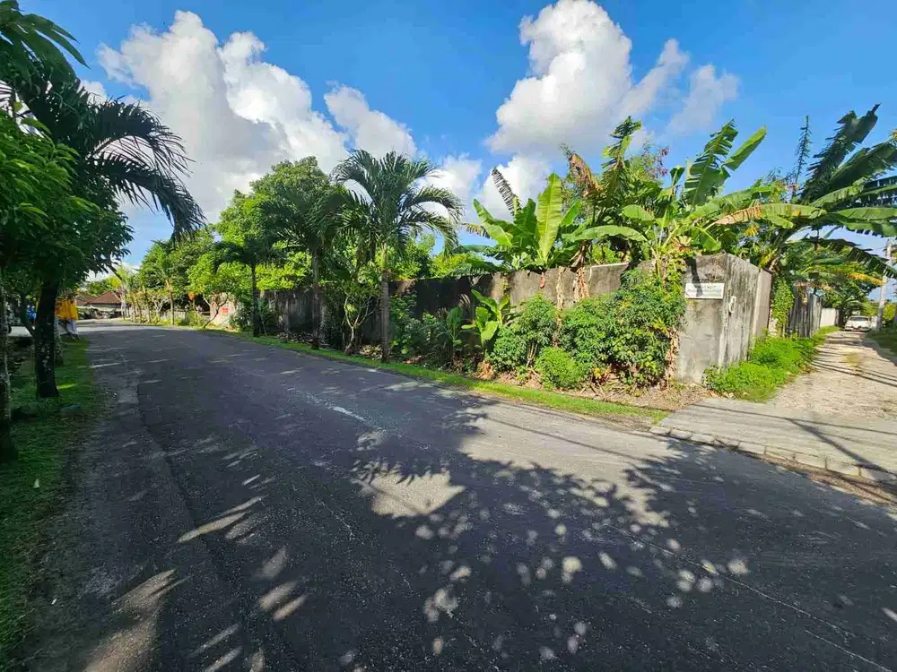 DIJUAL TANAH JALAN UTAMA CANGGU KAYUTULANG UTARA