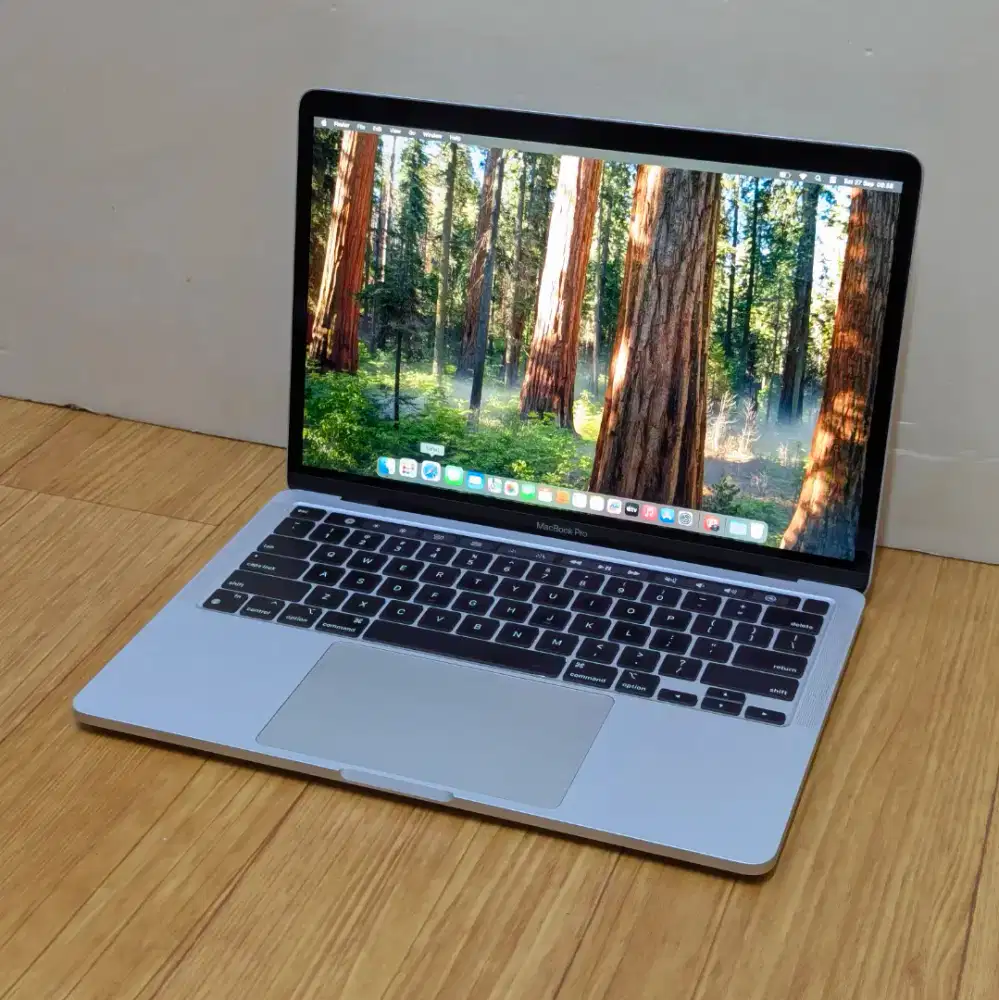 MacBook Pro 2020 M1 16GB 256GB CTO Muluss