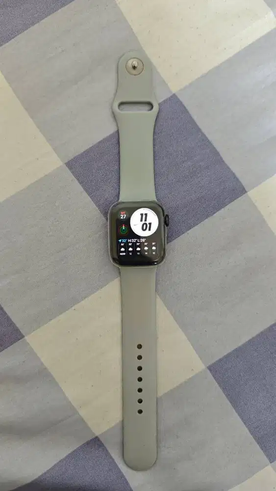 Apple Watch SE Nike Edition (GPS) 40mm Space Gray Aluminum