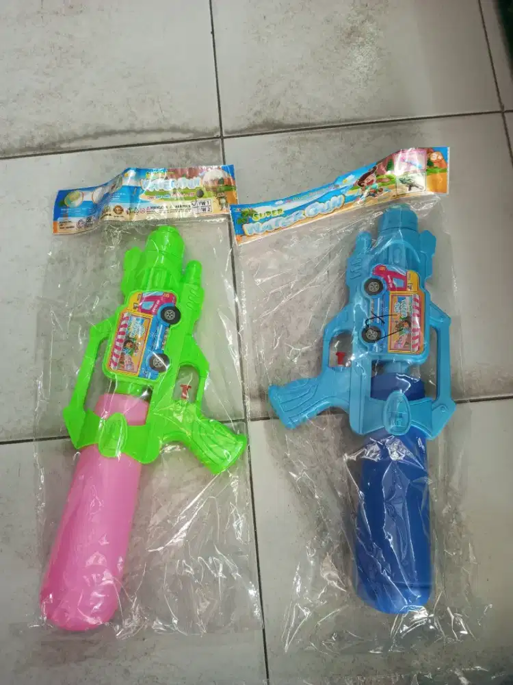Mainan anak waterrrgun bis