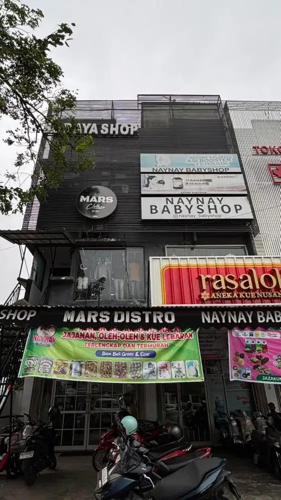 RUKO 3 Pintu samping Kfc dan Superindo (Bisa 1 an)