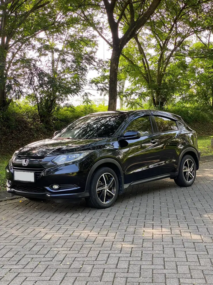 Honda HR-V  E 1.5 CVT 2017 AT