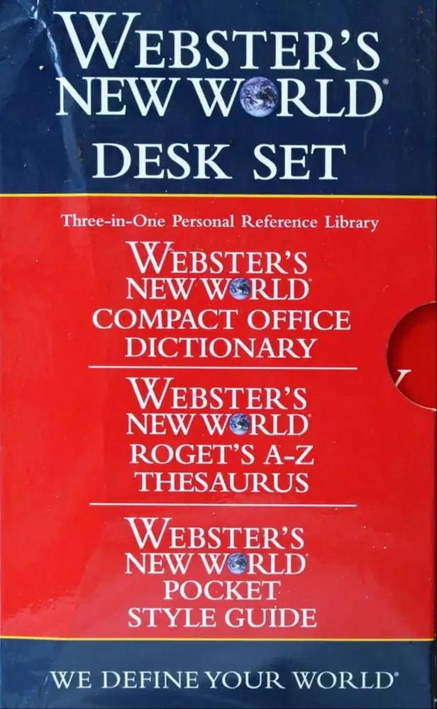 Webster's New World Pocket Desk Set: Dictionary, Thesaurus, Style Guid