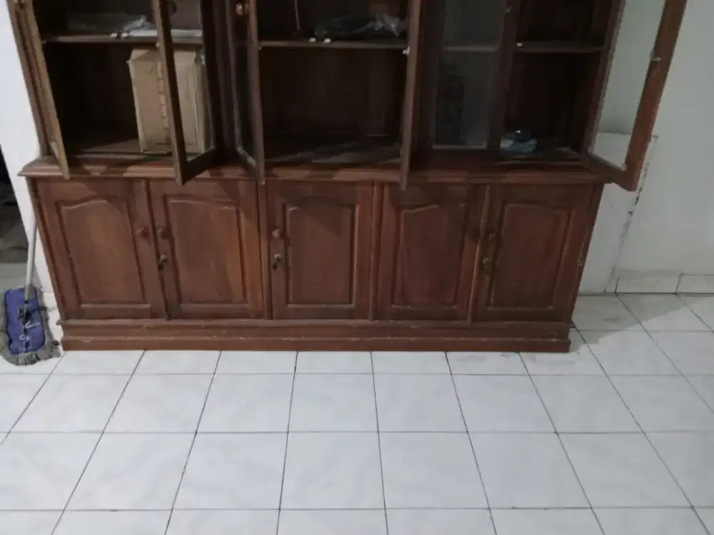 LEMARI JATI PERABOTAN