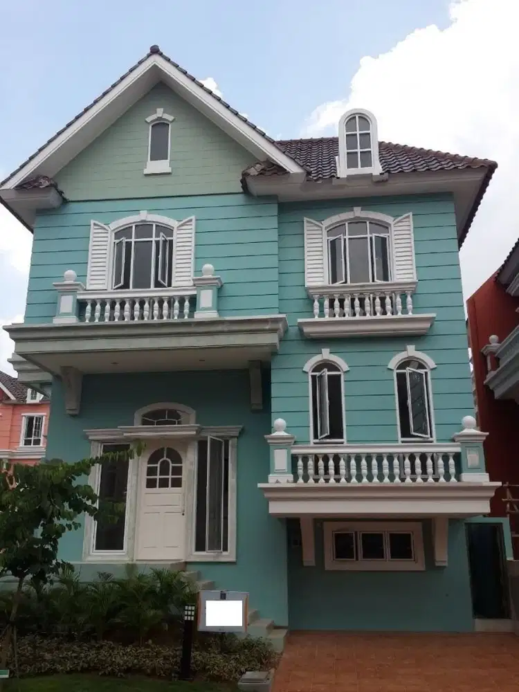 Rumah Cantik di Omaha Village Cluster Hascall Gading Serpong