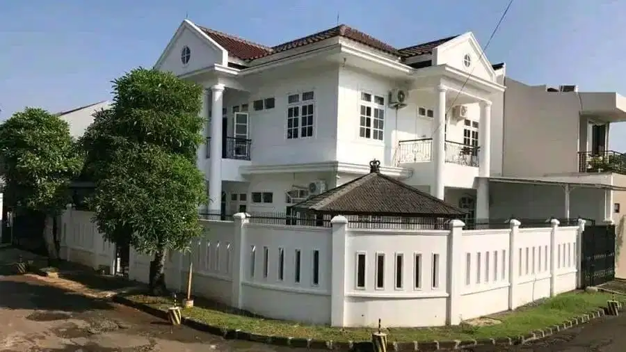 Rumah Cantik di Anggrek Loka BSD Serpong Posisi Hook