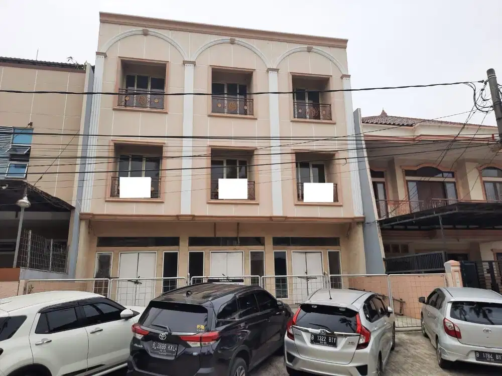 Ruko Dijual di Taman Surya Kalideres 3.5 Lt Lokasi Strategis