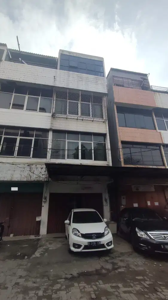 Ruko di Cempaka Putih Lokasi Sangat Strategis 4 Lantai
