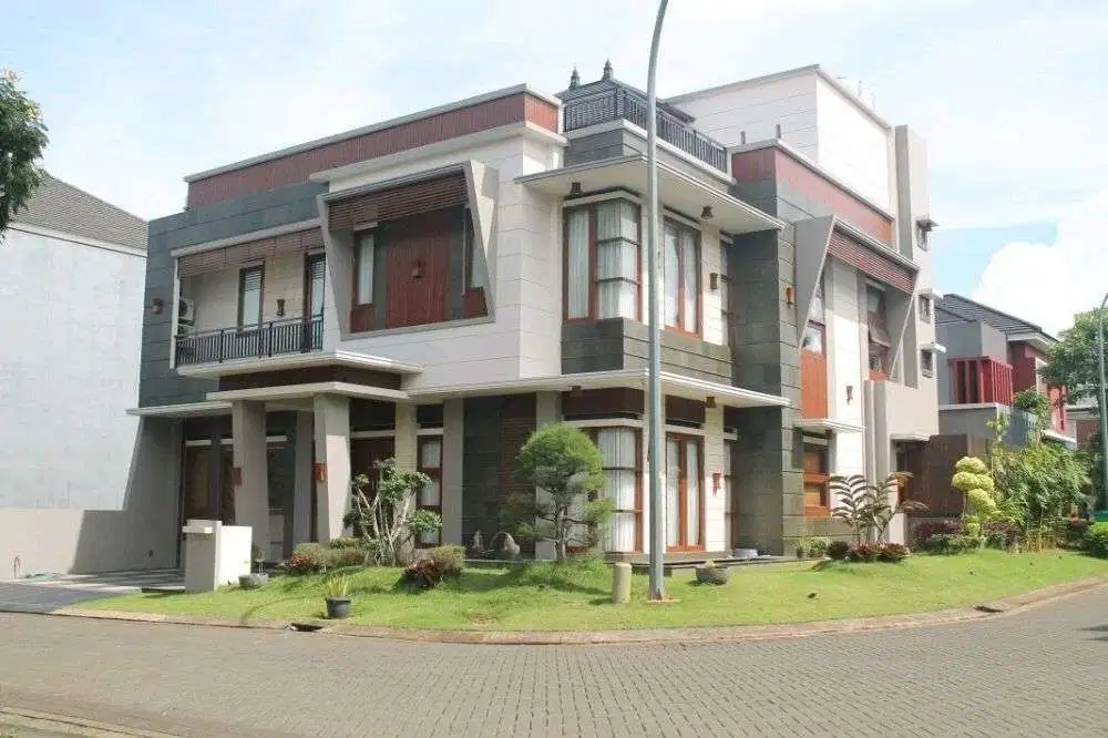 Rumah Cantik Dan Mewah di Delatinos Bsd Depan Taman
